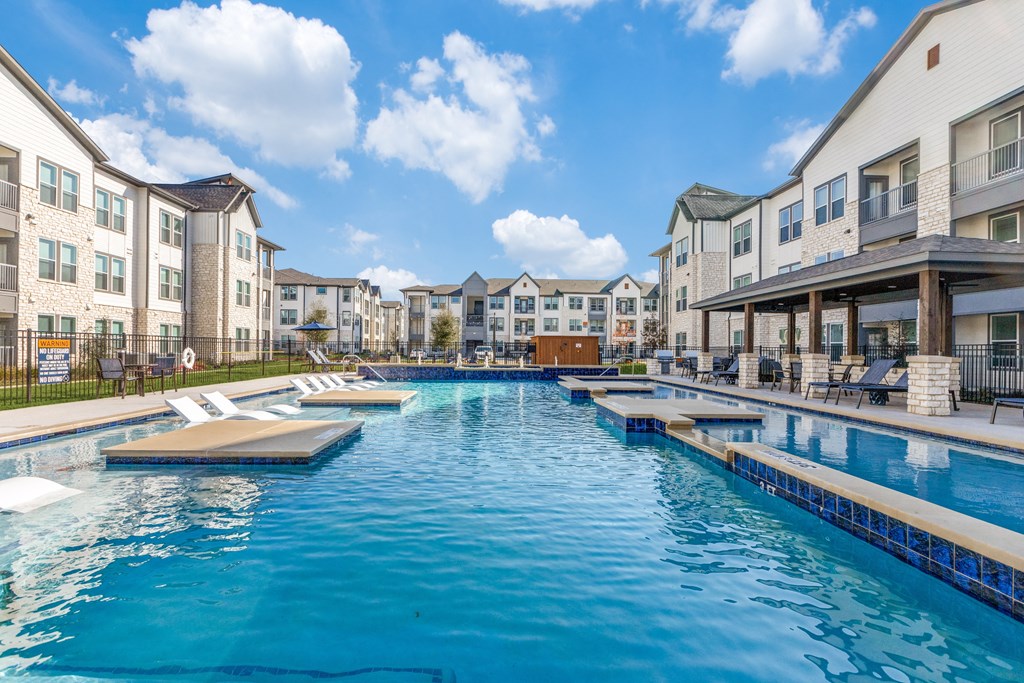 the pool at the preserve at ballantyne commons apartments