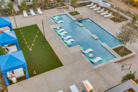 A pool with the word "Splash" written on it.