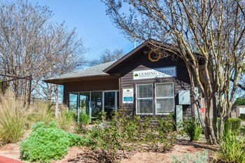 7607 Blessing Ave 1-3 Beds Apartment for Rent - Photo Gallery 6