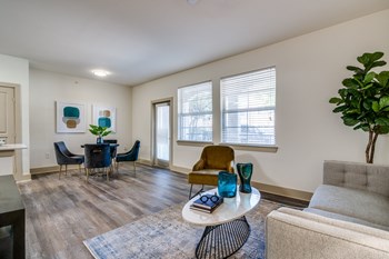 600 Woodbridge Pkwy 1-3 Beds Apartment for Rent - Photo Gallery 3
