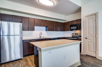 600 Woodbridge Pkwy 1-3 Beds Apartment for Rent - Photo Gallery 6