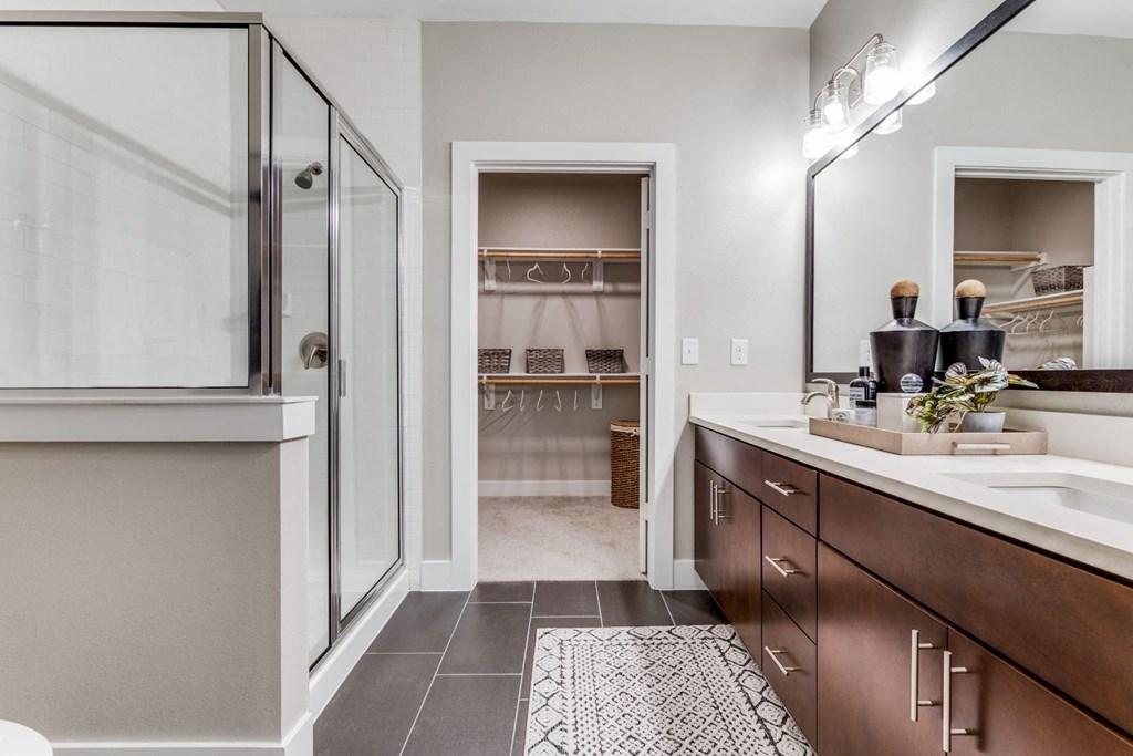 Sovereign Hometown Apartments, 6021 Parker Blvd, North Richland Hills