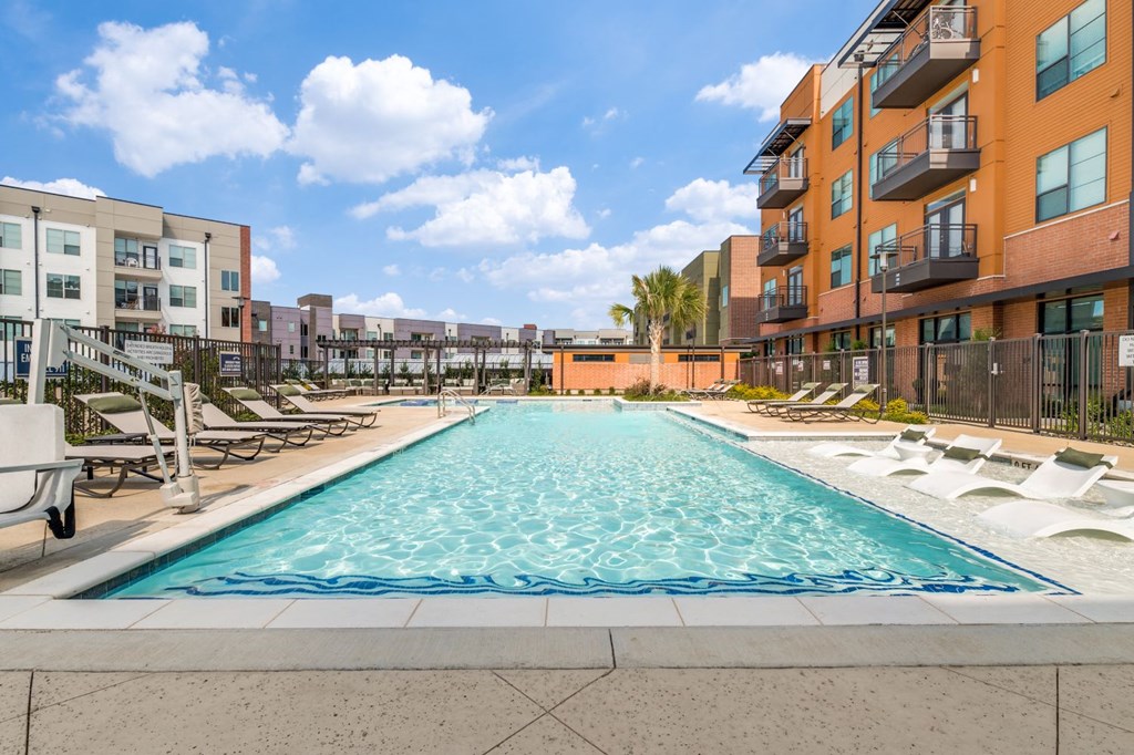 the swimming pool at theria tx