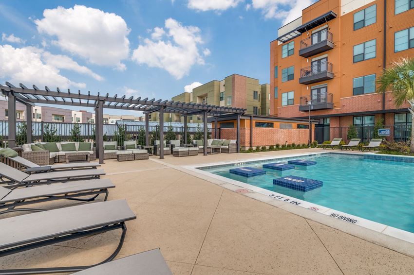 Sovereign Hometown Apartments, 6021 Parker Blvd, North Richland Hills