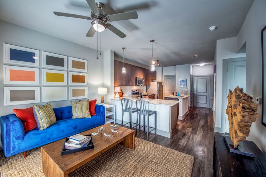 living room in uptown dallas apartments