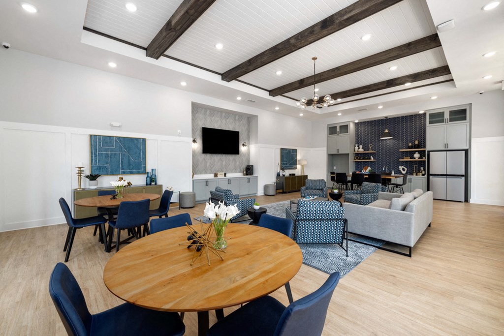 the preserve at ballantyne commons living room and dining room