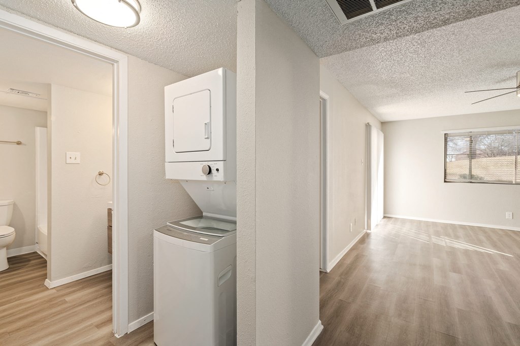 Tides At Woodhaven Apartments, 807 The Heights Drive, Fort Worth, TX