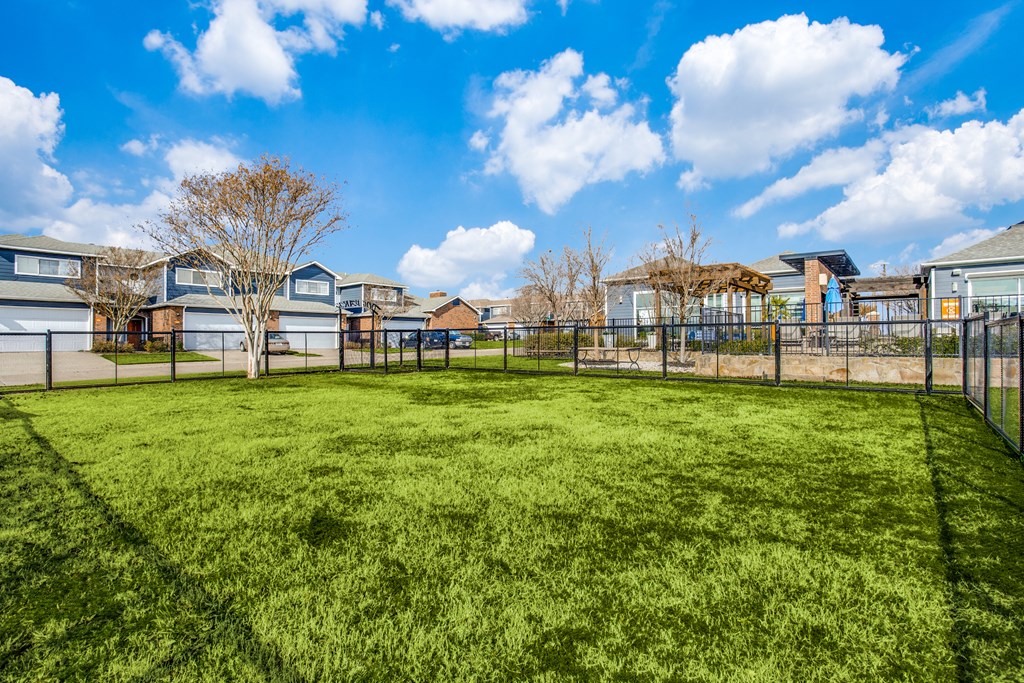 the preserve at ballantyne commons fenced backyard with grass