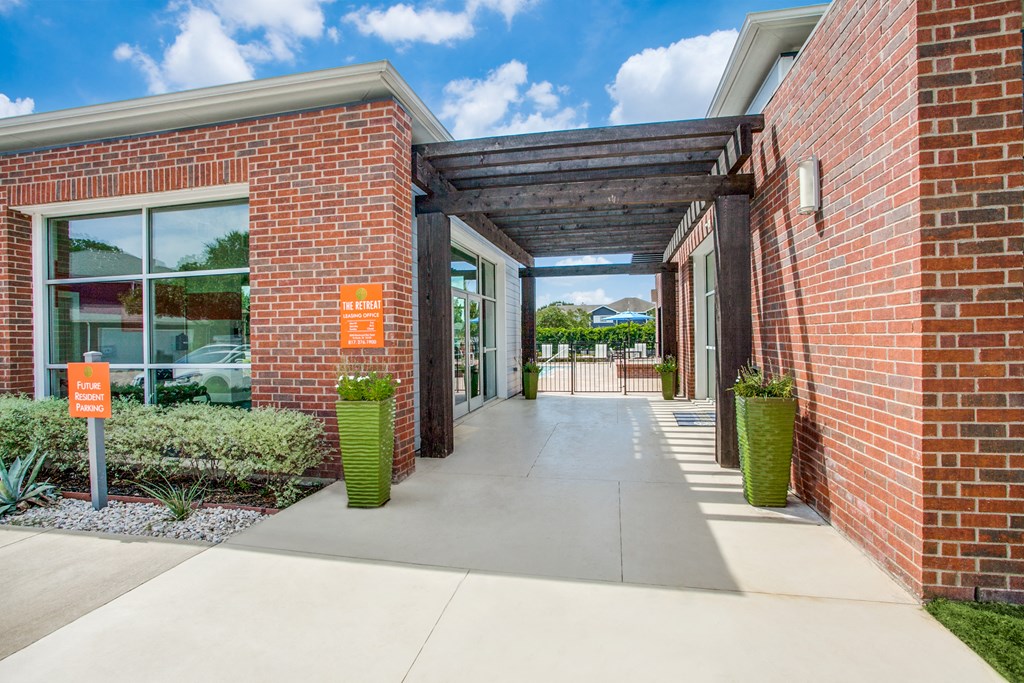 the leasing office at the preserve apartments