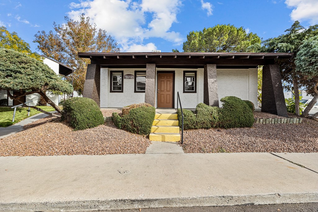 Entrance to club house
