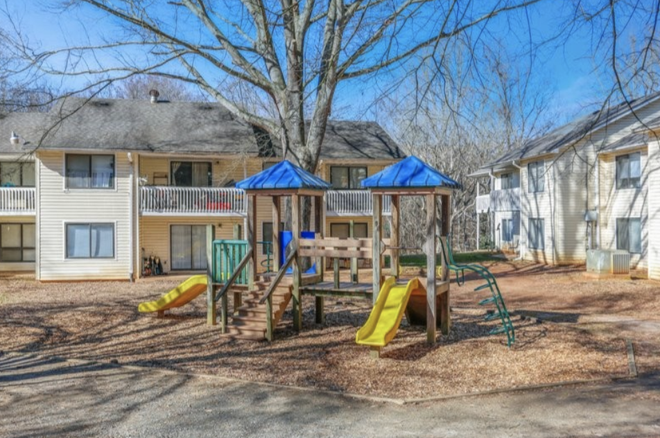 The Flats At Arrowood Apartments, 8508 Lodge South Circle, Charlotte