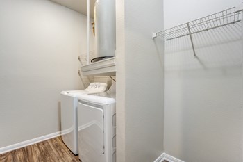 laundry in unit - Photo Gallery 6