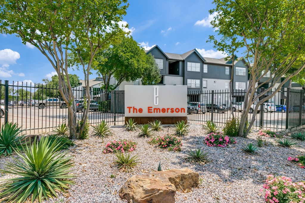 the entrance to the apartments tx