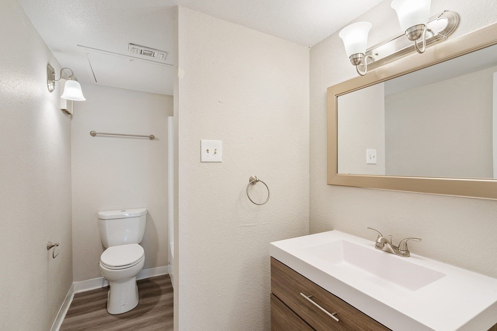 Tides At Woodhaven Apartments, 807 The Heights Drive, Fort Worth, TX