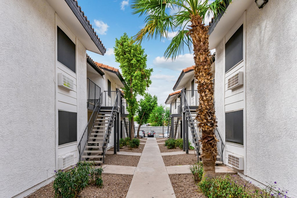 the enclave at homecoming terra vista walkway