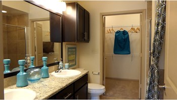 Large Bathrooms - Photo Gallery 5