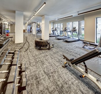 weight room in east riverside apartments - Photo Gallery 23