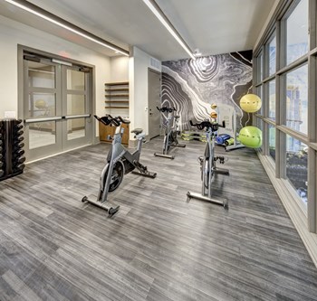 fitness center in east riverside apartments - Photo Gallery 25