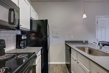 Mckinney apartments for rent with spacious floor plans - Photo Gallery 5