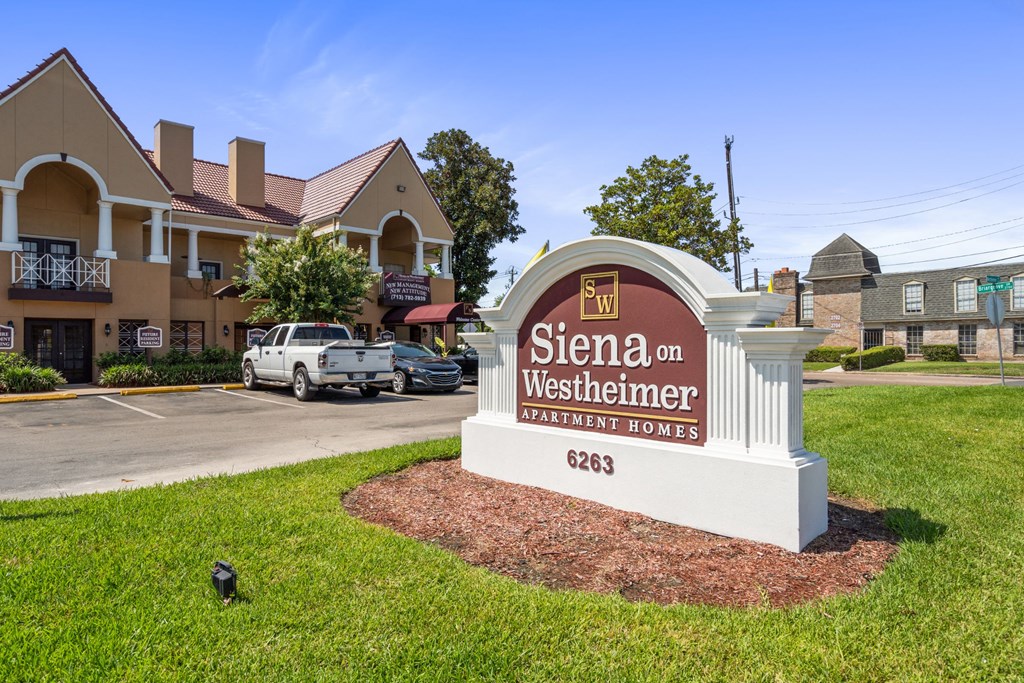a photo of the sign at sienna on westheimer apartments in houston