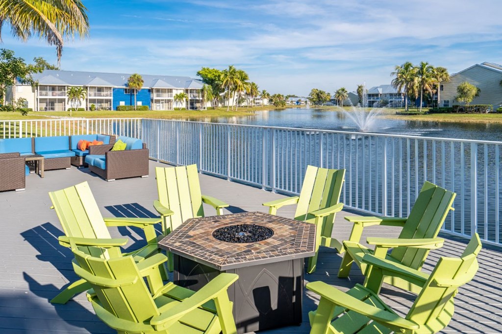 Outdoor firepit and lounging area