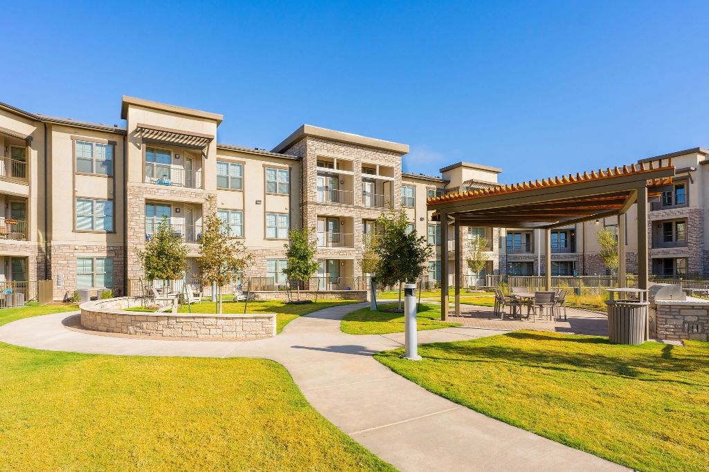 resident lounge in midland texas apartment