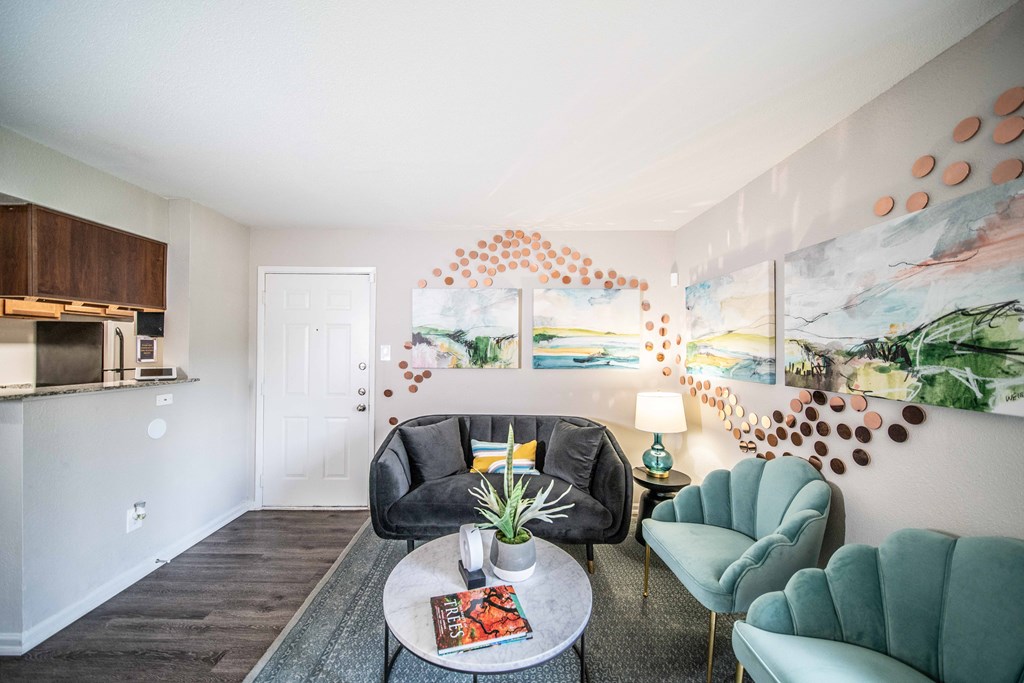 woodstyle flooring in luxury austin apartment