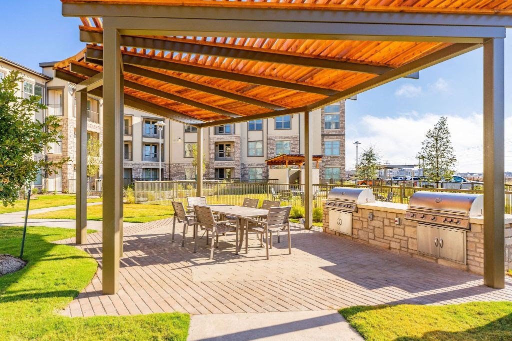 verdant courtyard in midland texas apartment