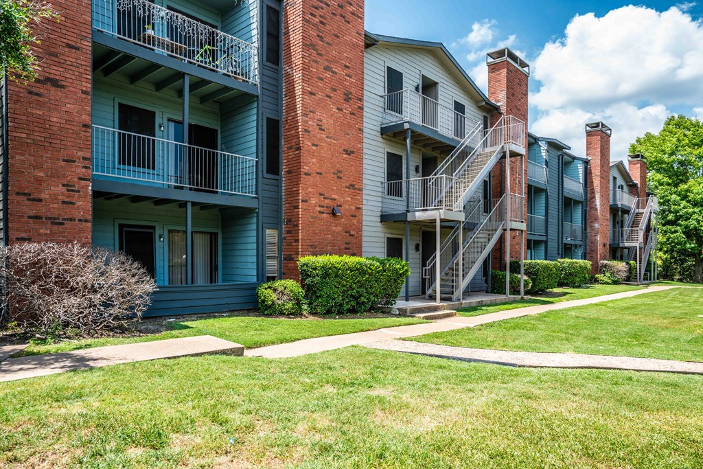 pet friendly community in austin tx