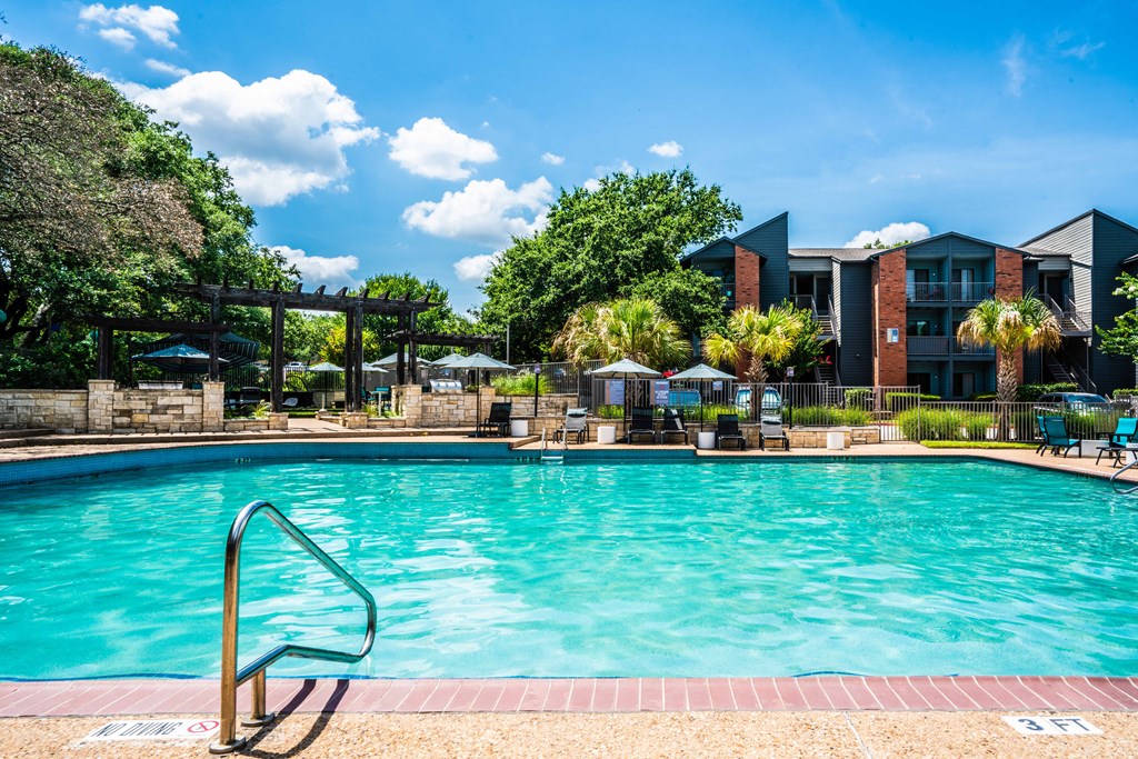 resort style pool in luxury austin apartment