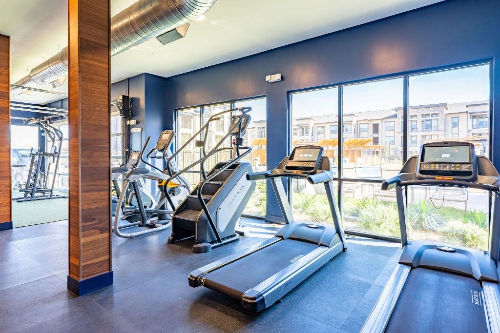 24 hour fitness center in modern midland texas apartment