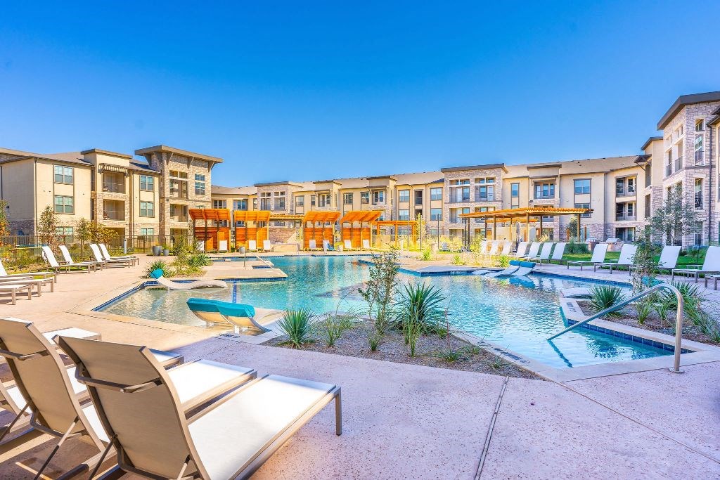 sparkling swimming pool in midland texas apartment