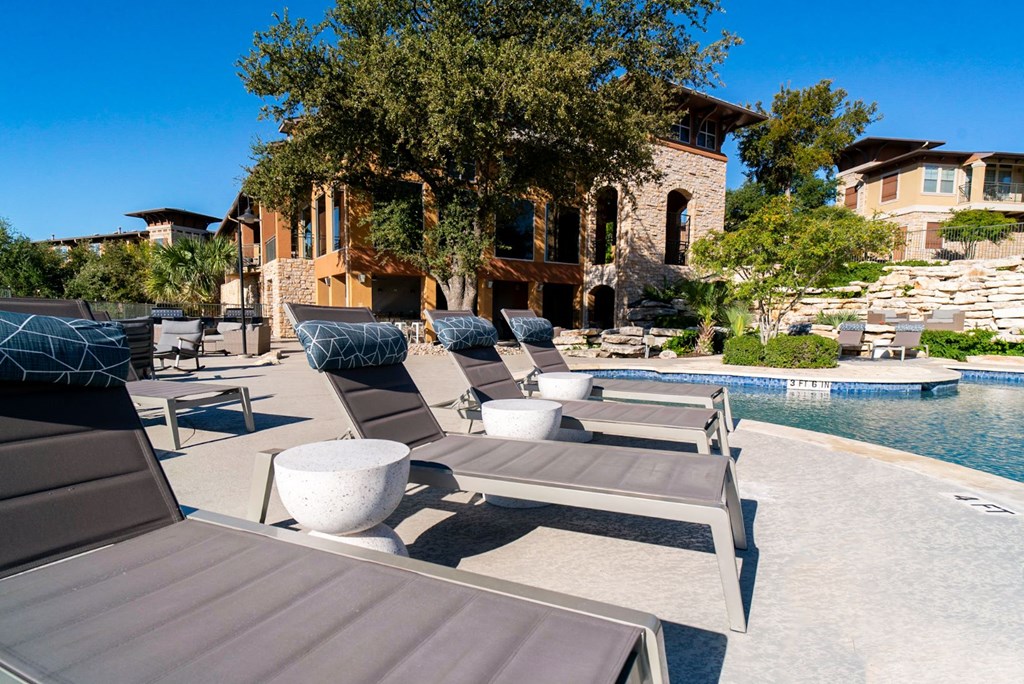 the pool area at the inn at the crossings