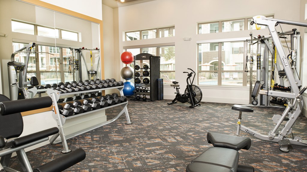 the gym at the monarch luxury apartments in des moinesaz