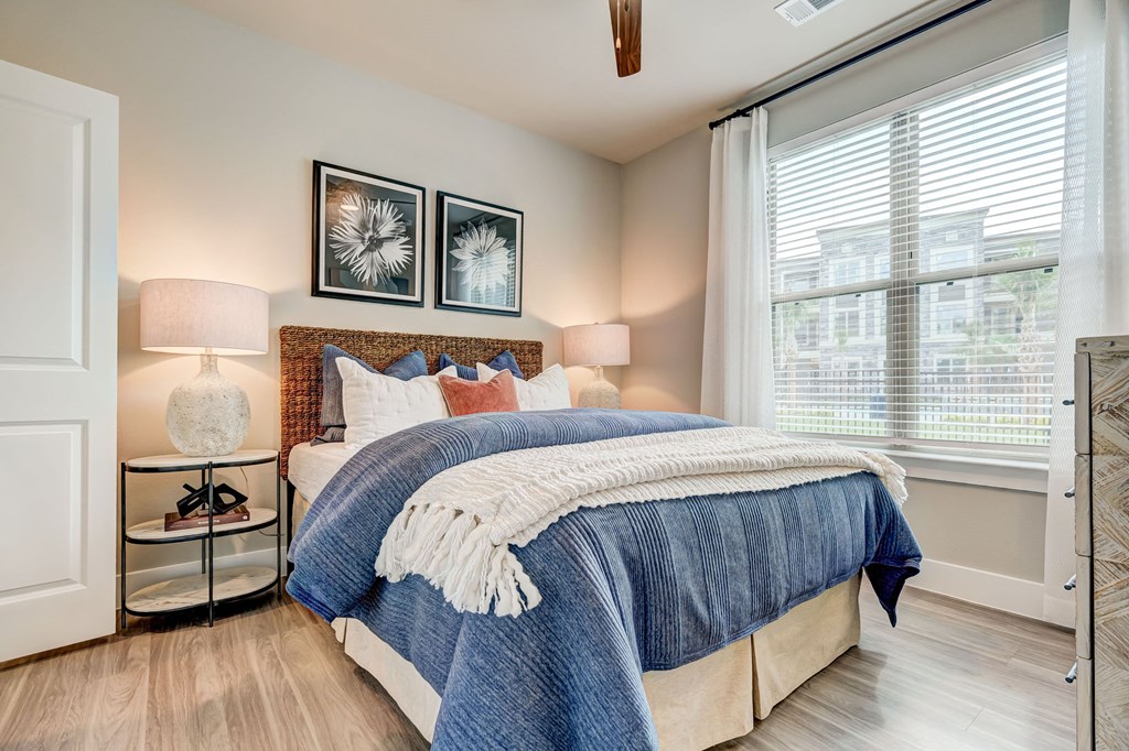 Model secondary bedroom