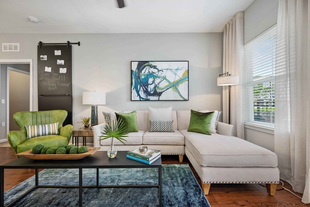Skye At Hunter's Creek is a similar property to Solamar Apartment Homes Kissimmee located in Kissimmee