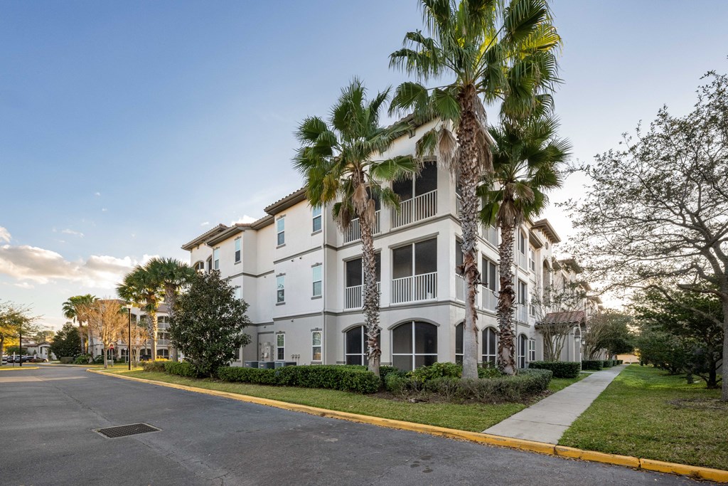 exterior view at the preserve at polo woods apartments