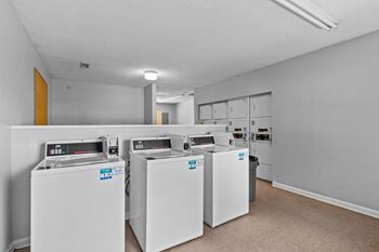 150 West Laundry Facilities