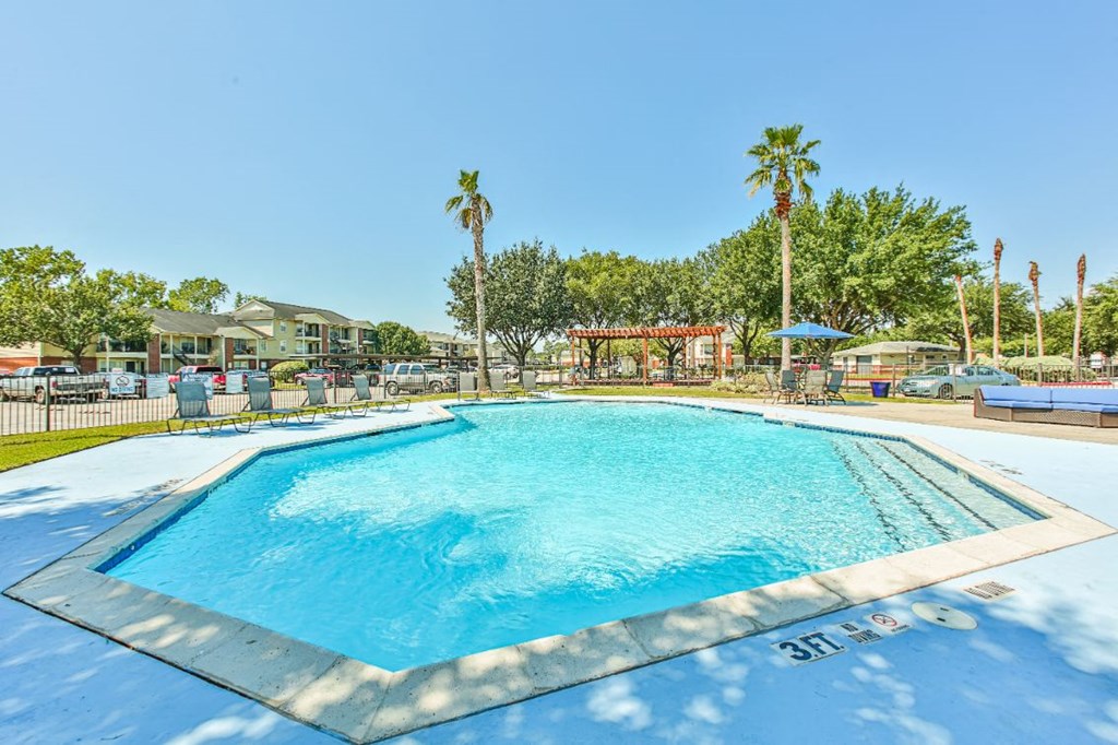 pool in west houston luxury apartments