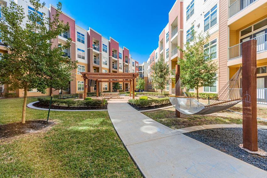 Aspire At 610 Apartments, 8900 Lakes at 610 Drive, Houston, TX RentCafe