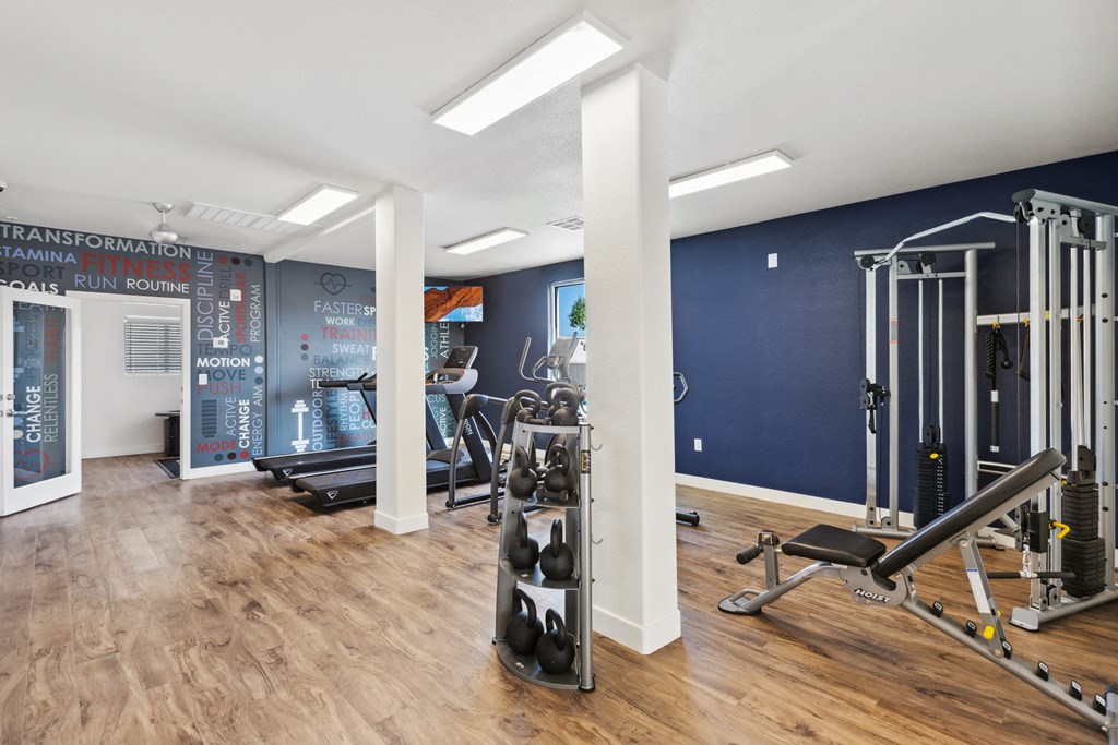 the gym at the shiloh green apartments in kennesaw, ga