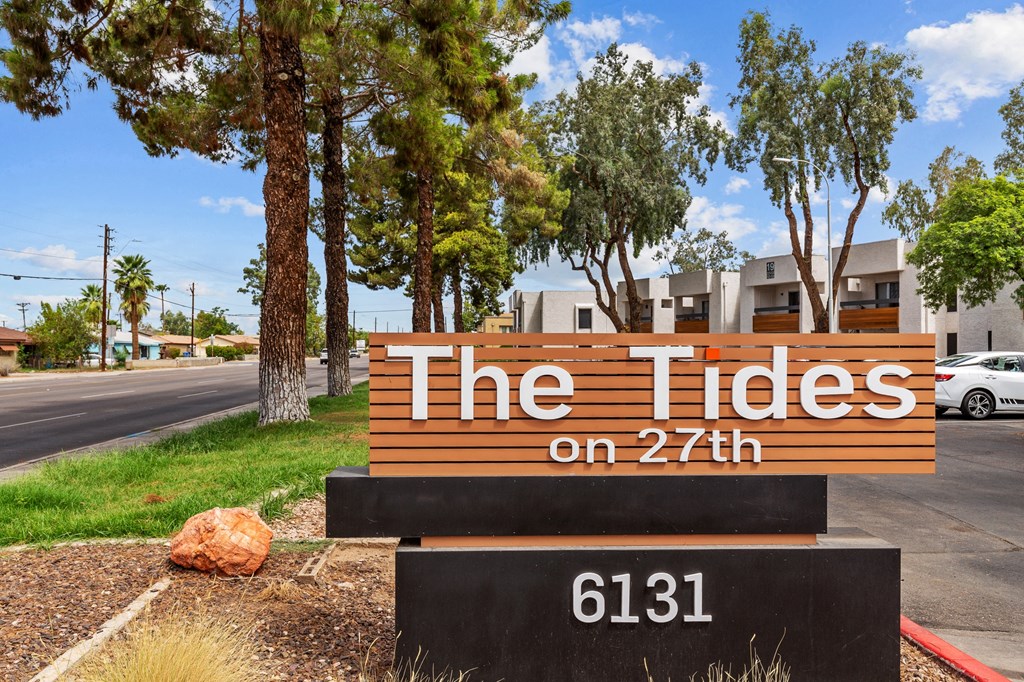 the tides on 27th apartments sign