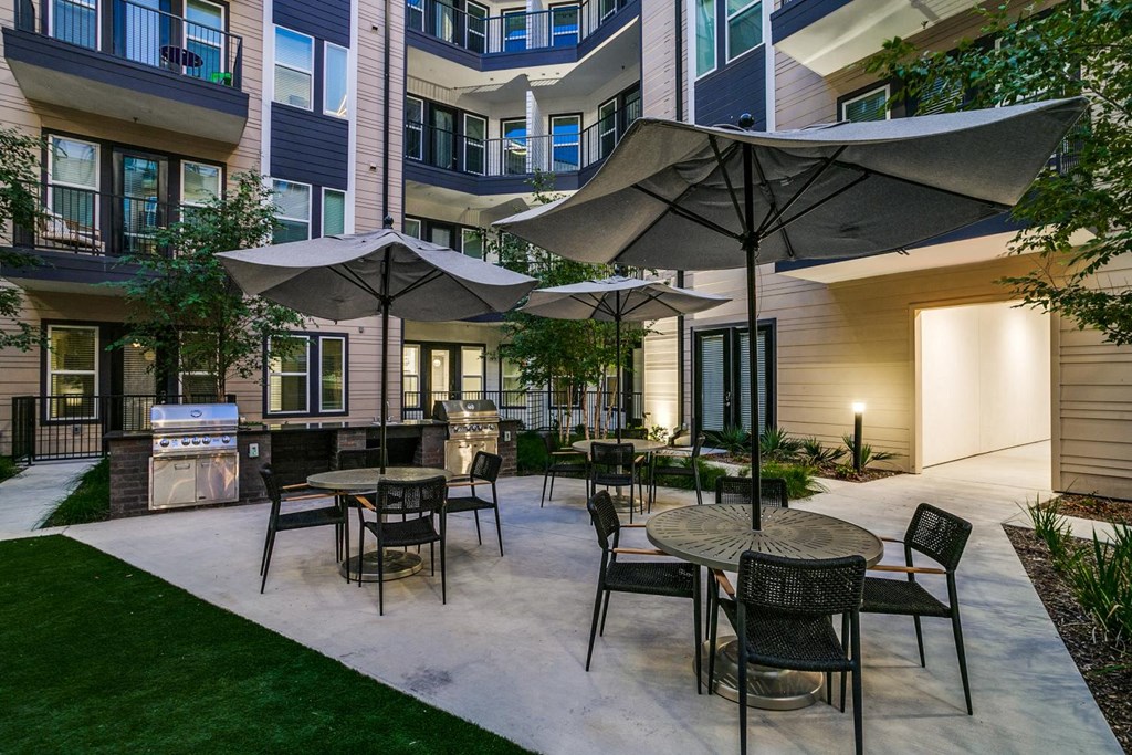 Jefferson Innova Courtyard