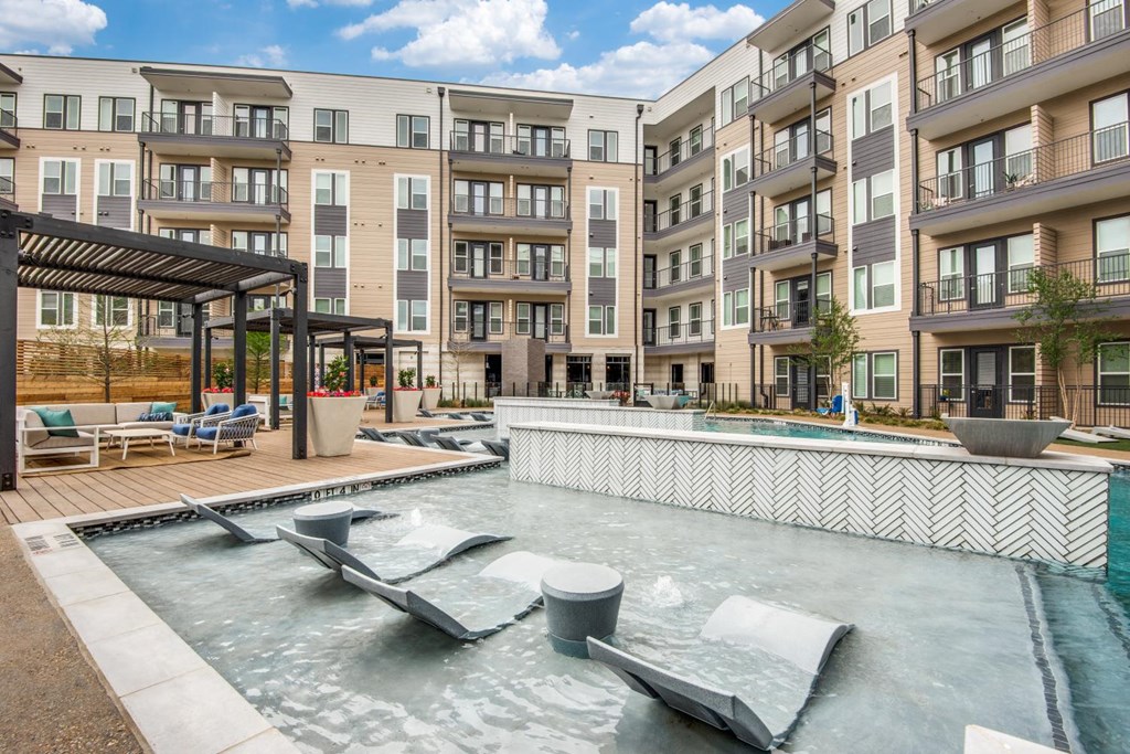 Jefferson Innova Pool