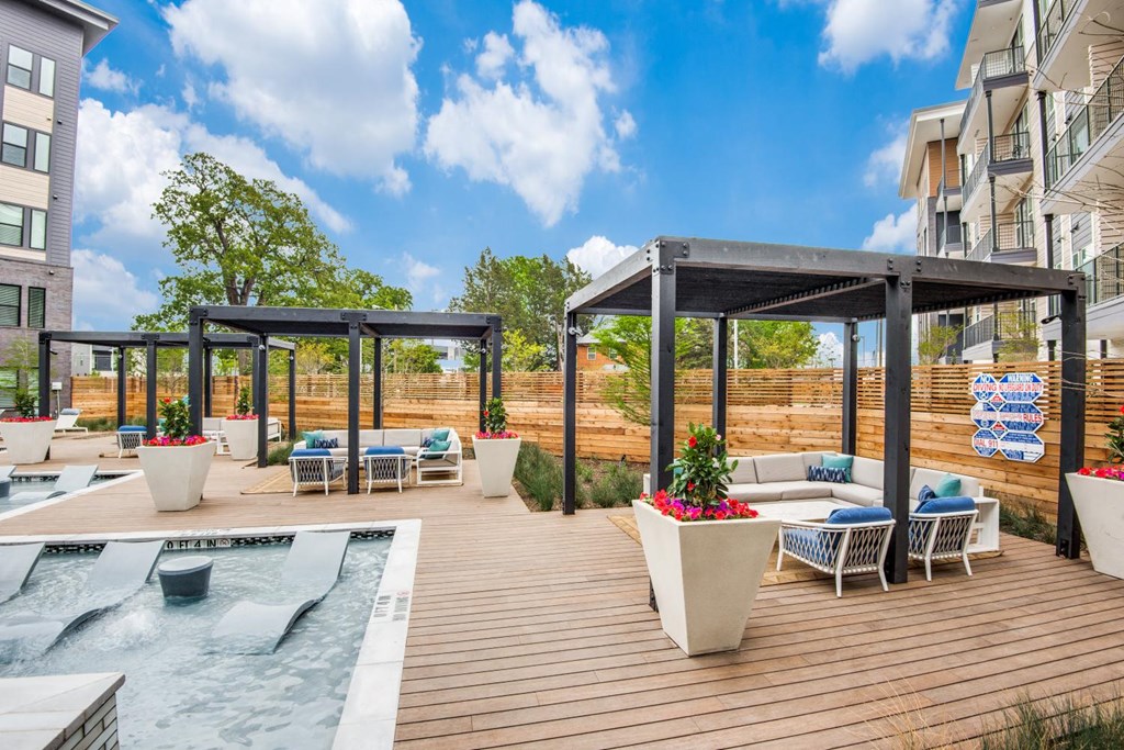 Jefferson Innova Pool