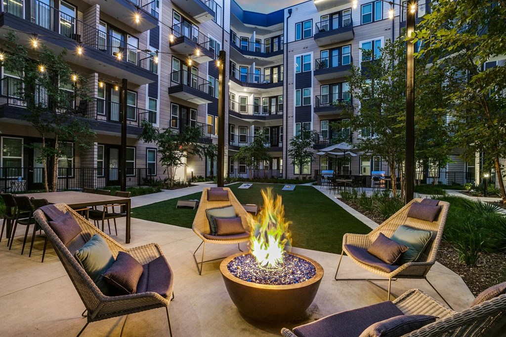 Jefferson Innova Courtyard