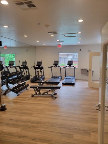Fitness Center - Photo Gallery 7