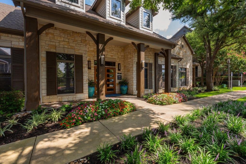 The Langdon On Parmer Apartments, 12430 Metric Blvd, Austin, TX RentCafe