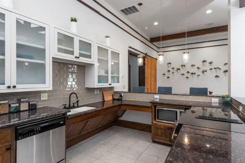 lobby kitchen with beautiful appliances