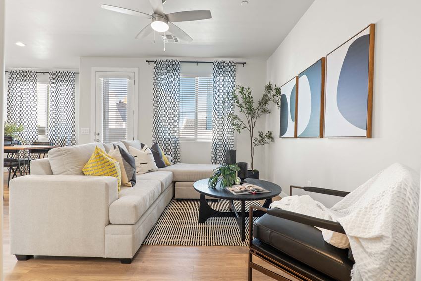 Moderne At Rocking K